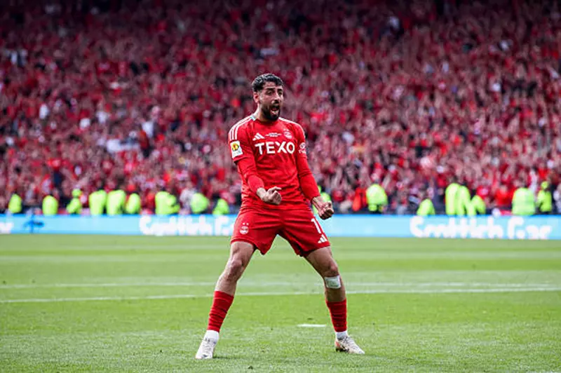 عدي الدباغ لاعب شارلروا 